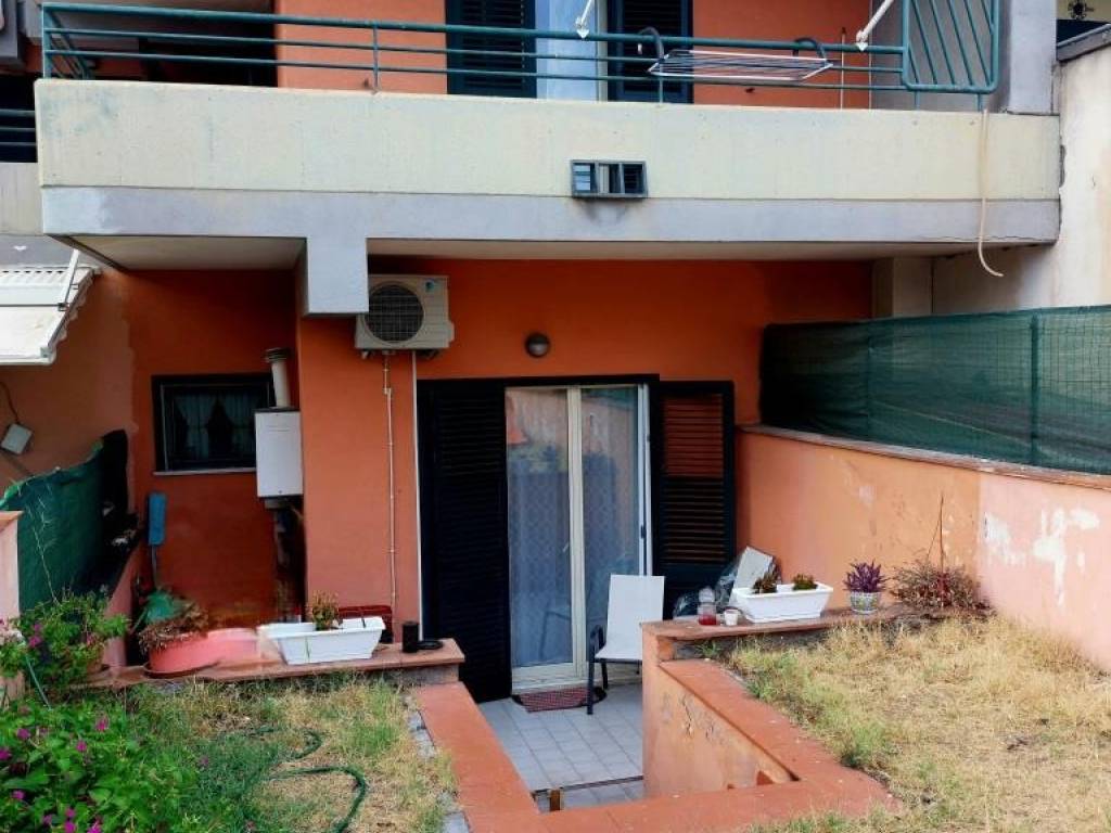 appartamento in vendita ad Aci Catena in zona Vampolieri