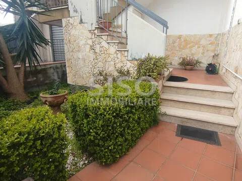 casa indipendente in vendita ad Aci Catena in zona Aci San Filippo