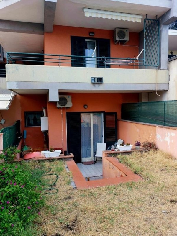 appartamento in vendita ad Aci Catena in zona Vampolieri