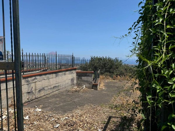 terreno agricolo in vendita ad Aci Catena in zona Aci San Filippo