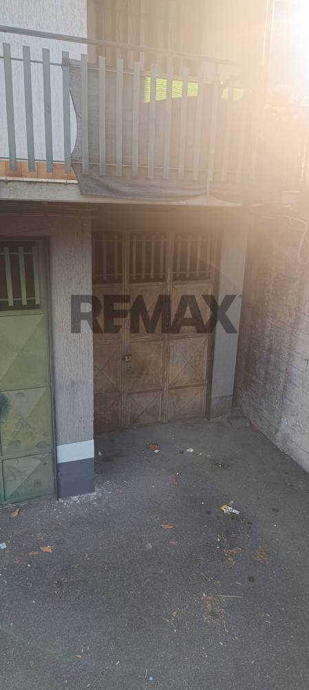 box auto in vendita ad Aci Catena
