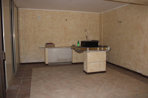 box auto in vendita ad Aci Catena in zona Vampolieri