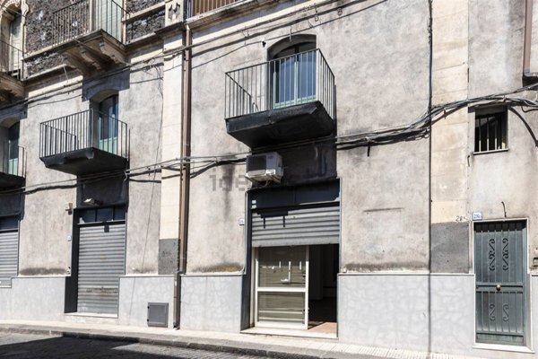 appartamento in vendita ad Aci Catena