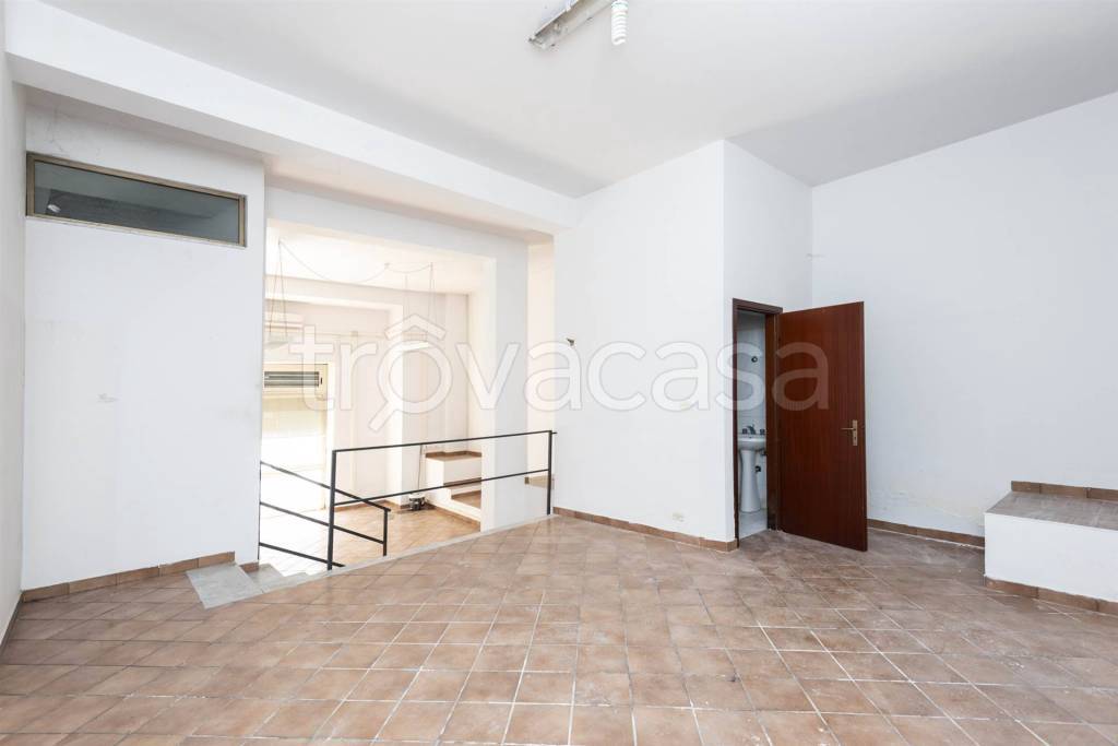 appartamento in vendita ad Aci Catena