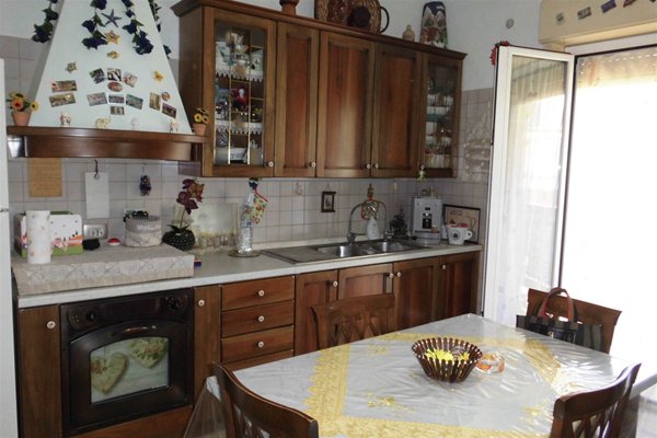 appartamento in vendita ad Aci Catena in zona Aci San Filippo