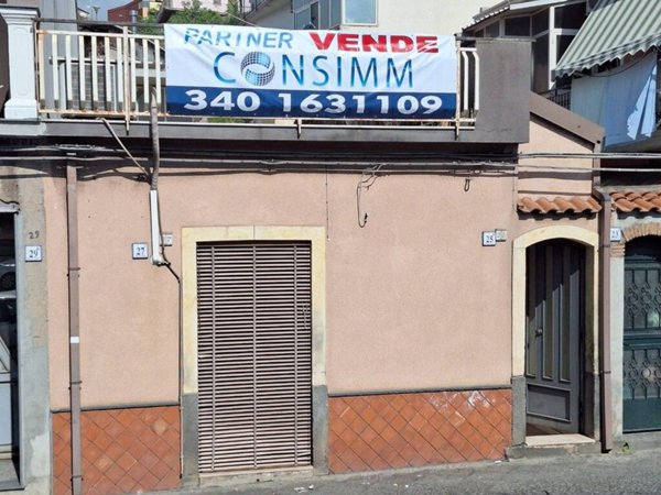 casa indipendente in vendita ad Aci Catena