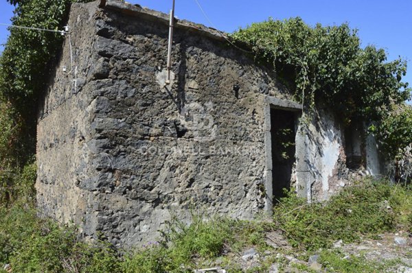 casa indipendente in vendita ad Aci Catena in zona Aci San Filippo