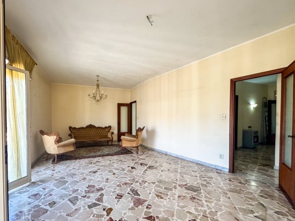 appartamento in vendita ad Aci Catena in zona Aci San Filippo