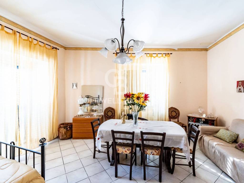 casa indipendente in vendita ad Aci Catena