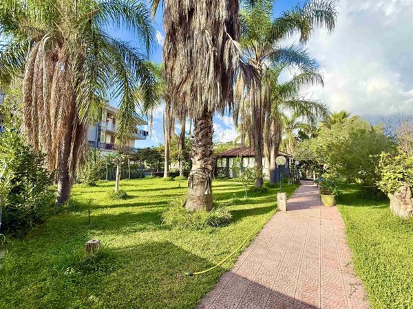 appartamento in vendita ad Aci Catena in zona San Nicolò