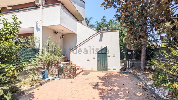 casa indipendente in vendita ad Aci Catena in zona Aci San Filippo