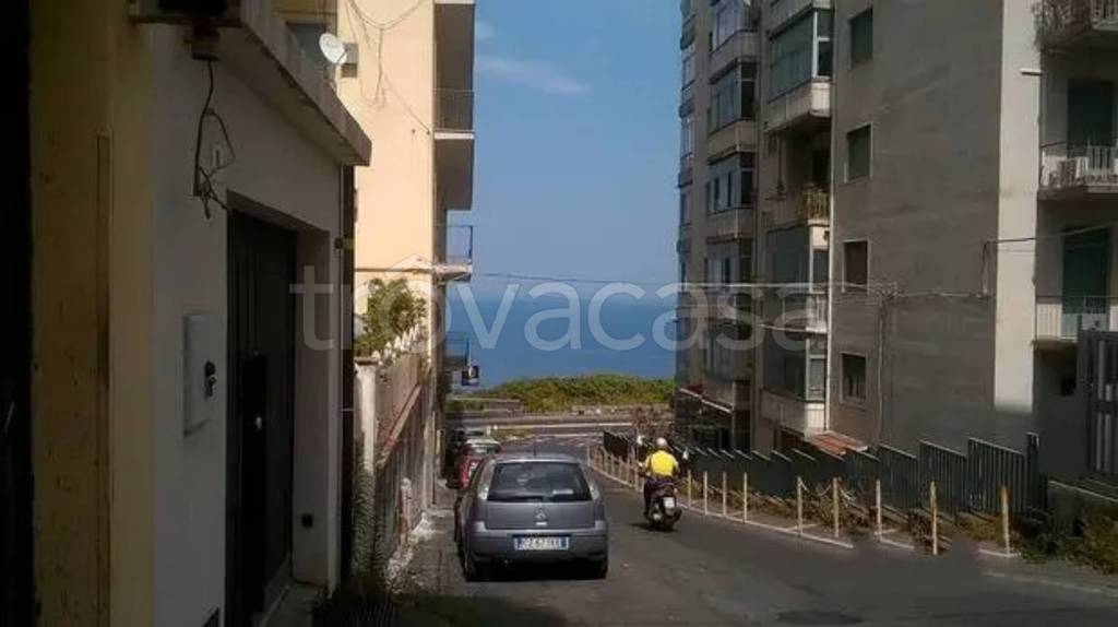 appartamento in vendita ad Acireale in zona Centro Storico