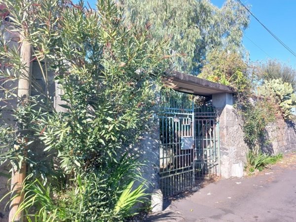 casa indipendente in vendita ad Acireale in zona Stazzo