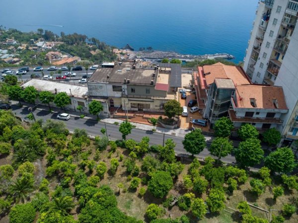 intera palazzina in vendita ad Acireale in zona San Cosmo