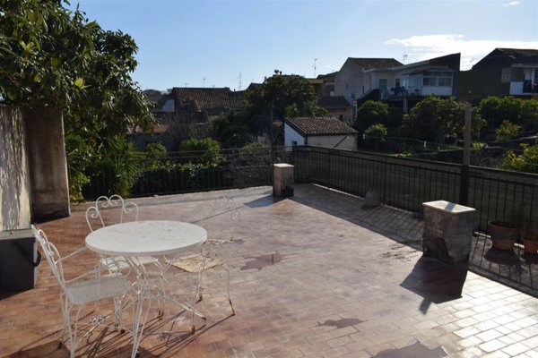 casa indipendente in vendita ad Acireale in zona Pozzillo