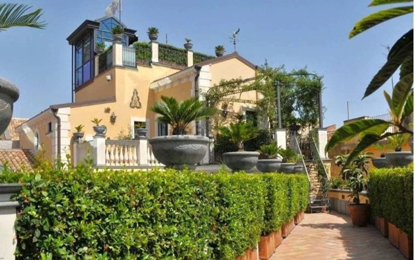 casa indipendente in vendita ad Acireale