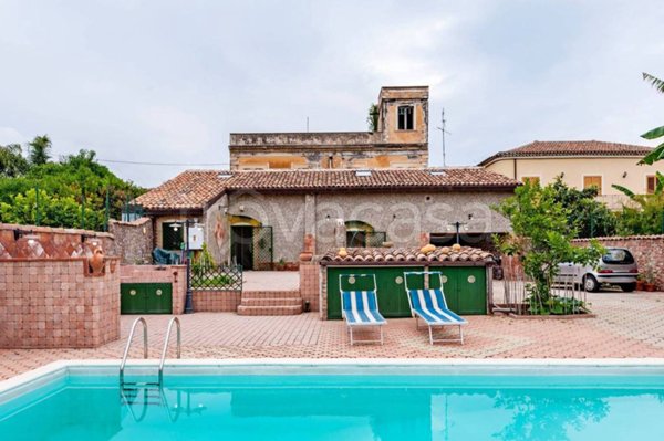 casa indipendente in vendita ad Acireale in zona Stazzo
