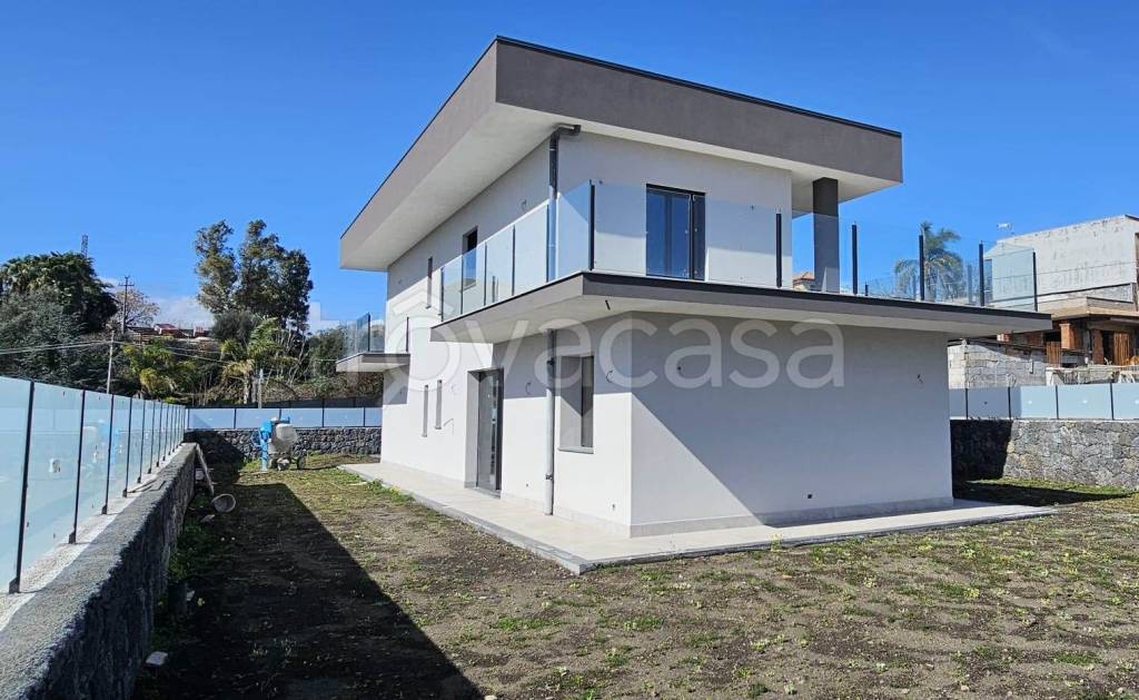 casa indipendente in vendita ad Acireale