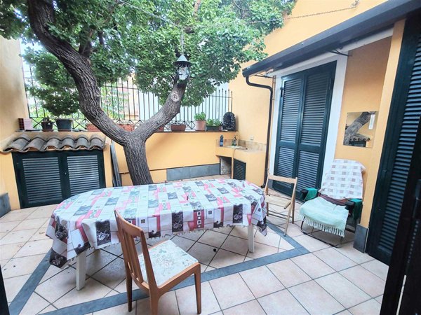 casa indipendente in vendita ad Acireale in zona Guardia