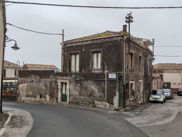 casa indipendente in vendita ad Acireale