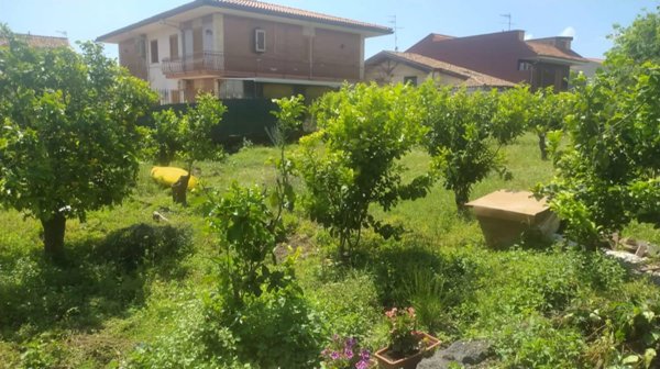 casa indipendente in vendita ad Acireale in zona Santa Tecla