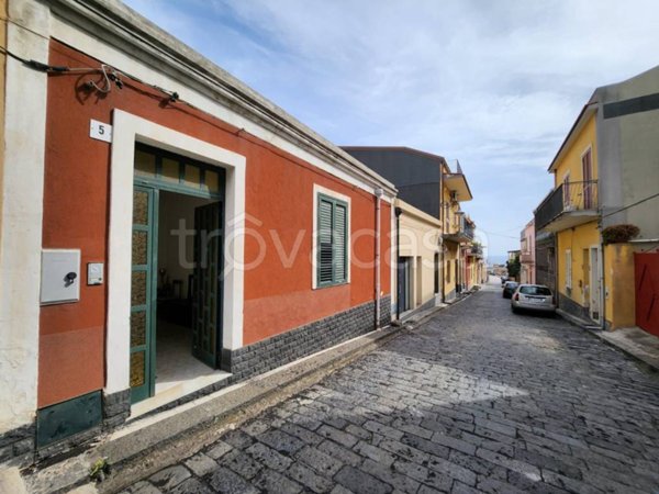 casa indipendente in vendita ad Acireale in zona Pozzillo