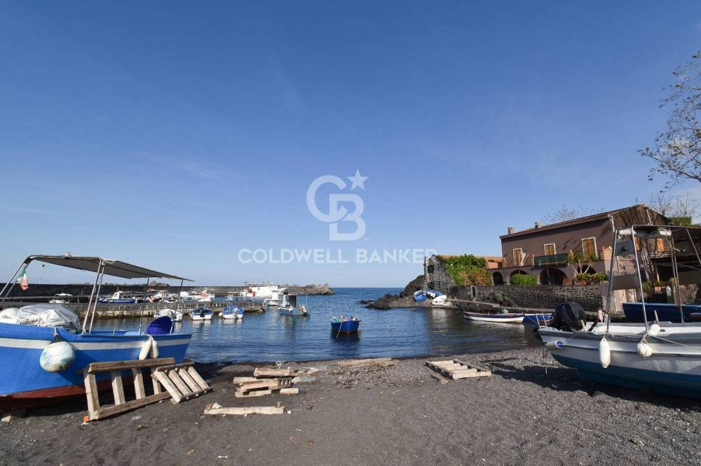 appartamento in vendita ad Acireale in zona Pozzillo