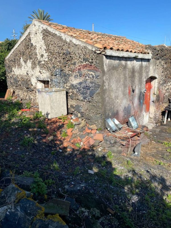 casa indipendente in vendita ad Acireale in zona Pozzillo
