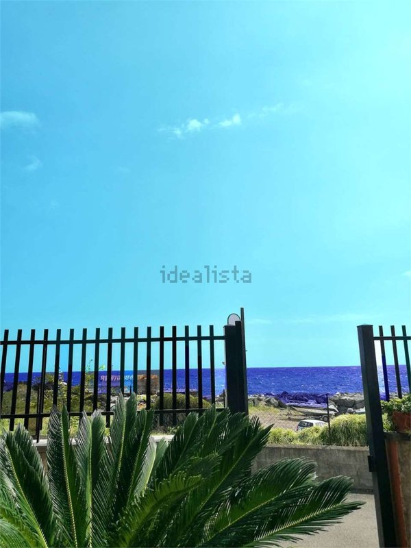 appartamento in vendita ad Acireale in zona Santa Tecla