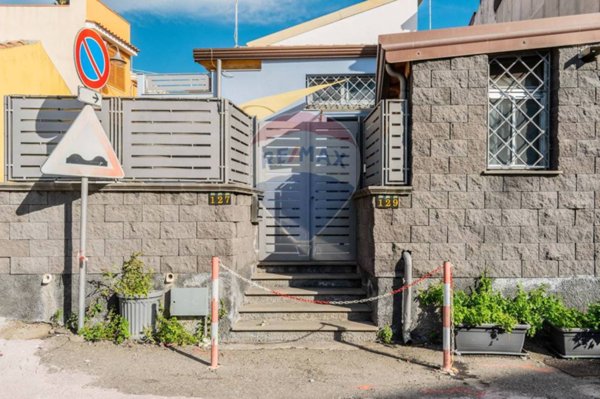 casa indipendente in vendita ad Acireale in zona Santa Tecla