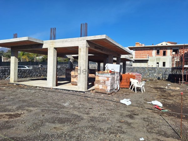 casa indipendente in vendita ad Acireale