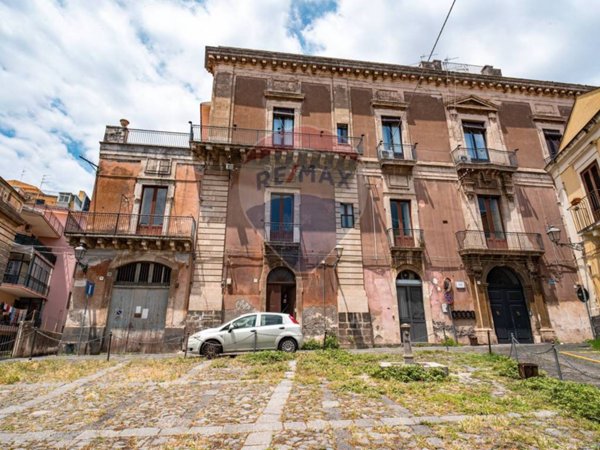 casa indipendente in vendita ad Acireale in zona Centro Storico