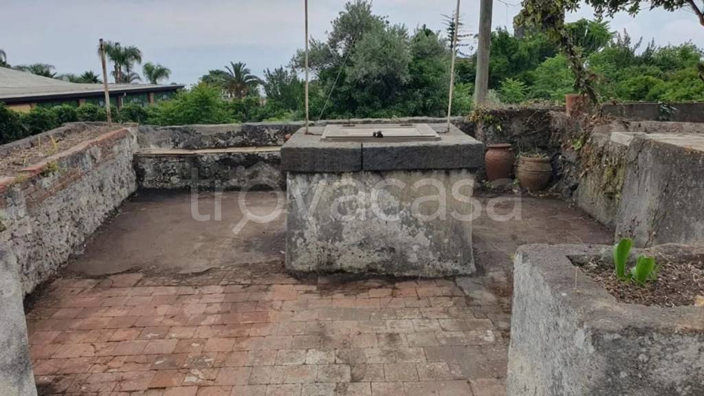 casa indipendente in vendita ad Acireale in zona Stazzo