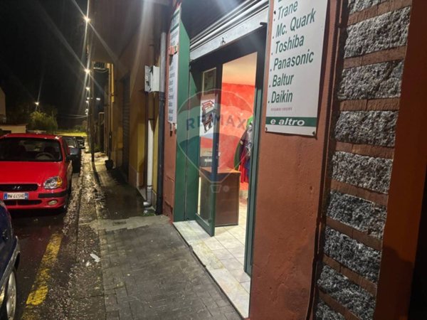 locale commerciale in vendita ad Acireale