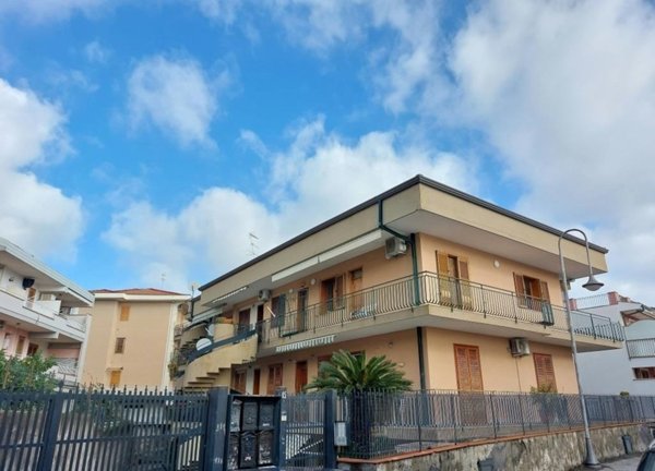 appartamento in vendita ad Acireale in zona Santa Tecla