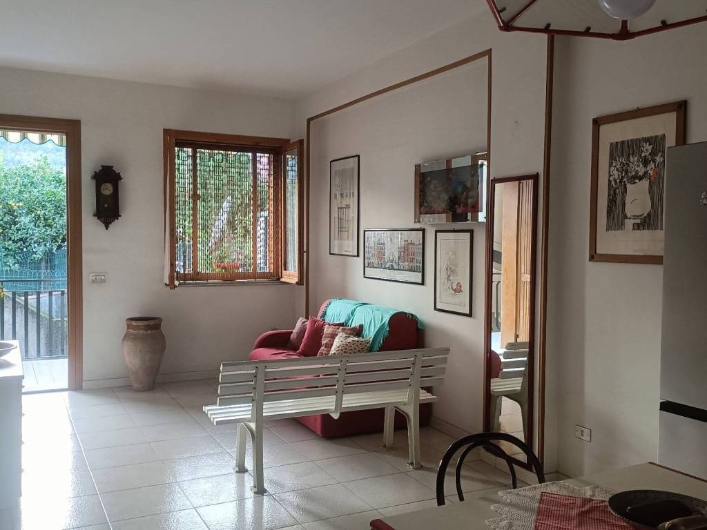 appartamento in vendita ad Acireale in zona Santa Tecla