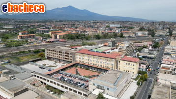 locale commerciale in vendita ad Acireale