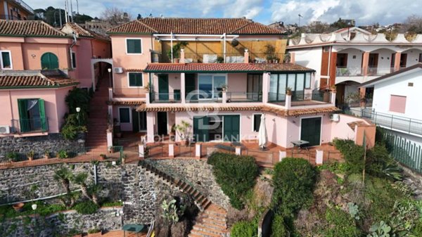 appartamento in vendita ad Acireale in zona Santa Caterina