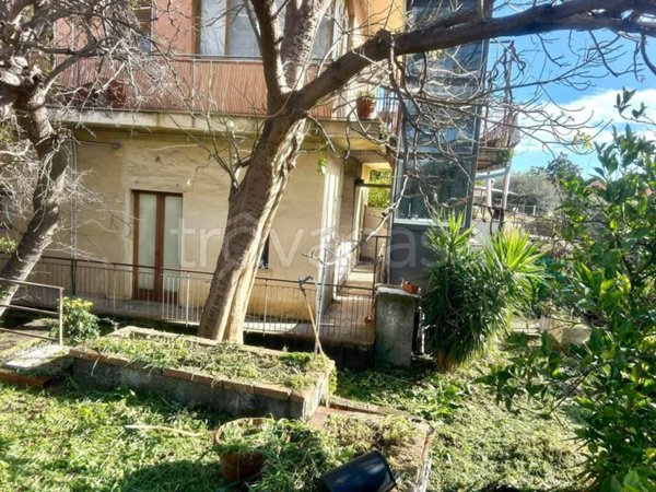 appartamento in vendita ad Acireale in zona Piano d'Api