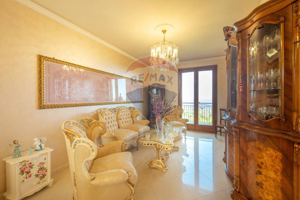 casa indipendente in vendita ad Acireale
