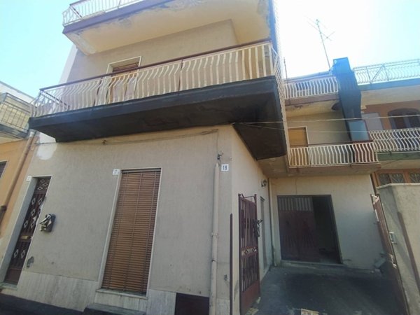 casa indipendente in vendita ad Acireale in zona Aci Platani