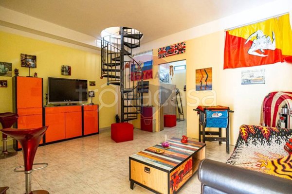 casa indipendente in vendita ad Acireale in zona Santa Tecla