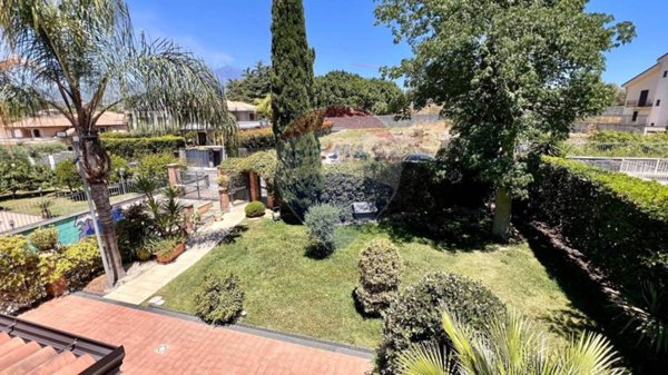 casa indipendente in vendita ad Acireale