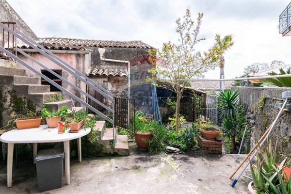 casa indipendente in vendita ad Acireale