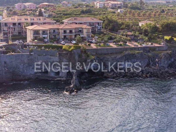 appartamento in vendita ad Acireale in zona Pozzillo