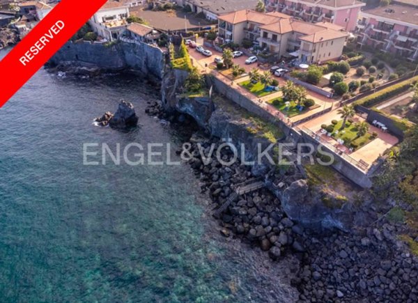 appartamento in vendita ad Acireale in zona Pozzillo