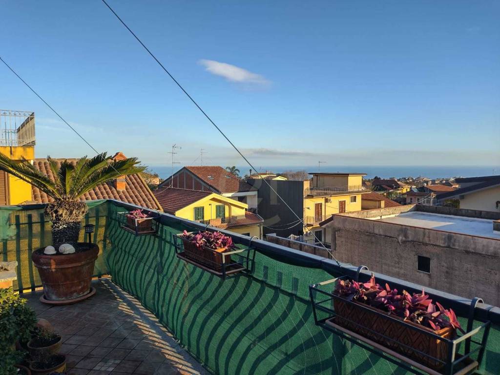 appartamento in vendita ad Acireale in zona Piano d'Api