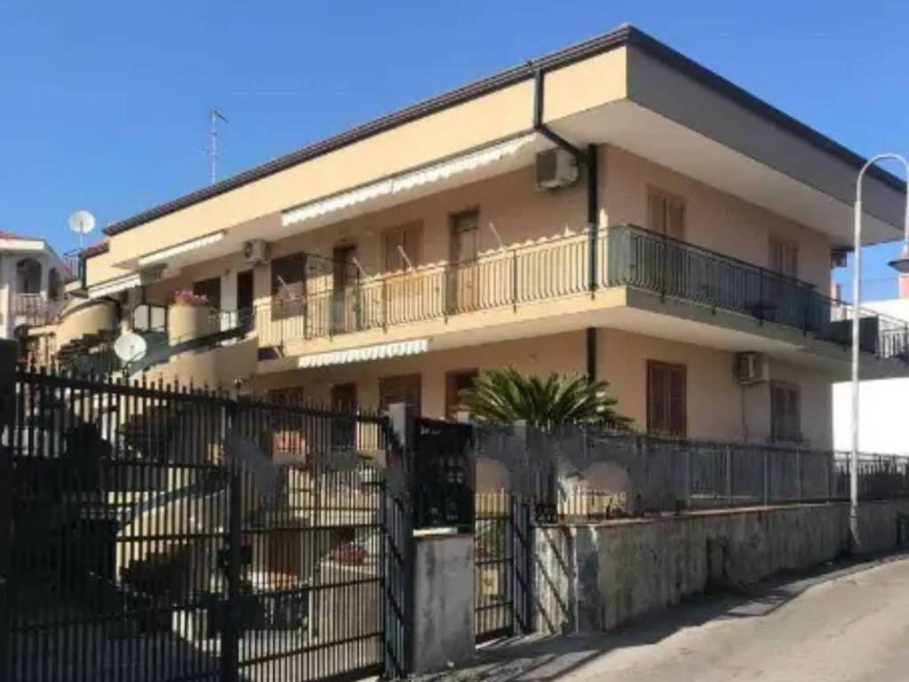 appartamento in vendita ad Acireale in zona Santa Tecla