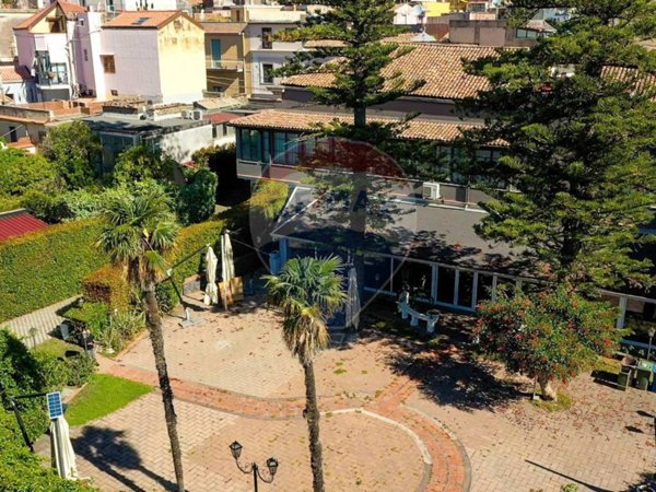 intera palazzina in vendita ad Acireale in zona Centro Storico