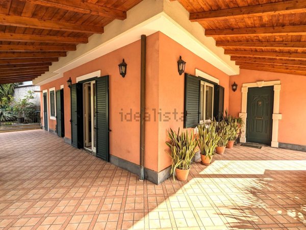 casa indipendente in vendita ad Acireale in zona Stazzo